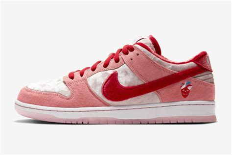 dunks released today.